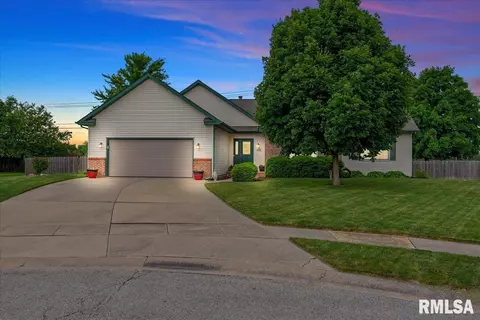 1400 Burning Bush Ct, Springfield, IL 62712