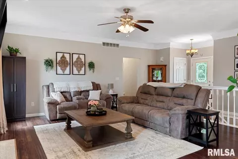 1400 Burning Bush Ct, Springfield, IL 62712 photo 9