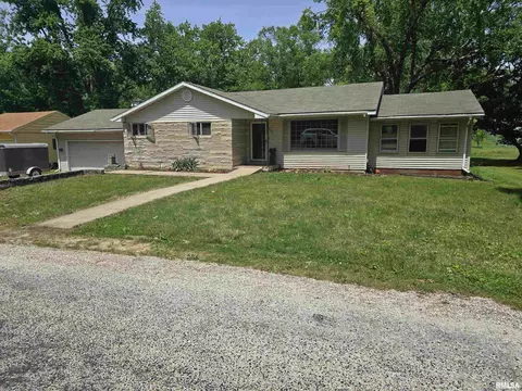 521 E Grant St, Virginia, IL 62691