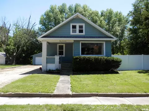 1276 Campbell Ave, Galesburg, IL 61401