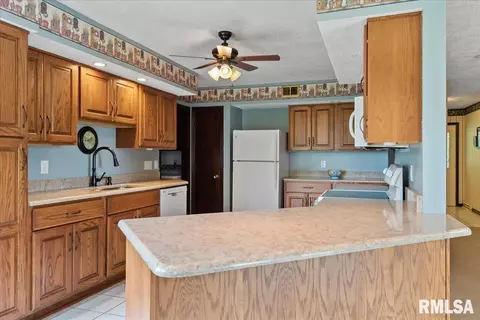 4841 Cockrell Ln, Springfield, IL 62711 photo 14