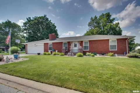 1308 Daniel Ct, Quincy, IL 62301