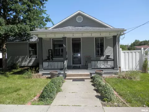 502 E Clinton Ave, Monmouth, IL 61462