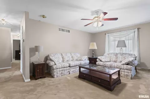 1704 Bent Oak Dr, Springfield, IL 62704 photo 7