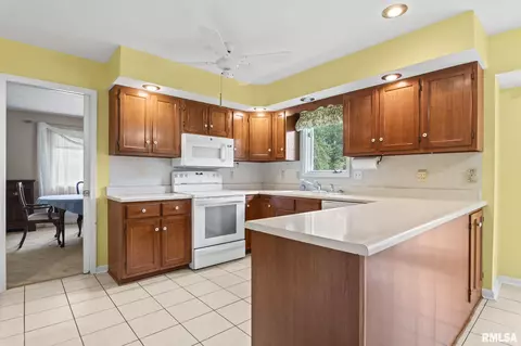1704 Bent Oak Dr, Springfield, IL 62704 photo 12