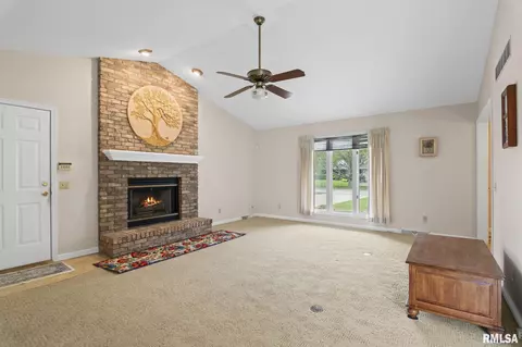 1704 Bent Oak Dr, Springfield, IL 62704 photo 17
