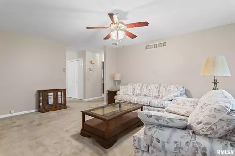 1704 Bent Oak Dr, Springfield, IL 62704 photo 8