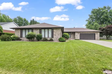 1704 Bent Oak Dr, Springfield, IL 62704