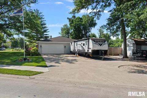 Exterior - 1 Markwood Ln, Springfield, IL 62712 photo 10 of 12