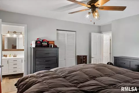 Bedroom - 1 Markwood Ln, Springfield, IL 62712 photo 3 of 7