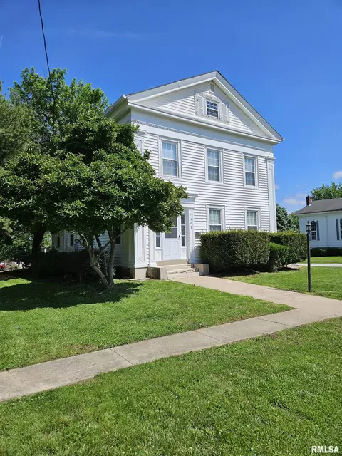 102 N Park St, Payson, IL 62360