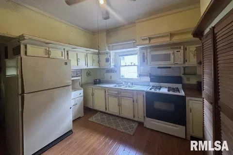 926 N 10th St, Springfield, IL 62702 photo 3