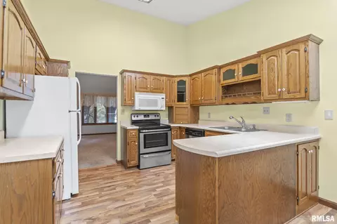 121 Calvin Ave, Springfield, IL 62704 photo 10