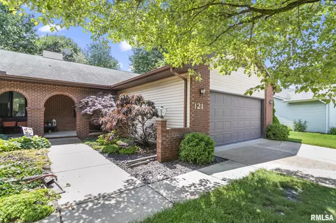 121 Calvin Ave, Springfield, IL 62704 photo 2