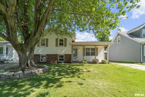 3005 Selkirk Rd, Springfield, IL 62702
