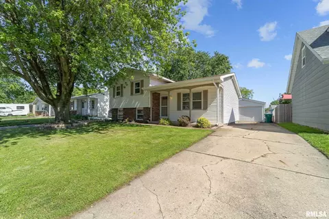 3005 Selkirk Rd, Springfield, IL 62702 photo 2