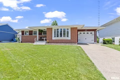 19 St Marys Ct, Springfield, IL 62702