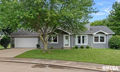 4401 Trevi Dr, Springfield, IL 62703