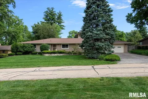 31 Top Hill Ln, Springfield, IL 62704