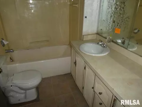 2537 S 10th St, Springfield, IL 62703 photo 10