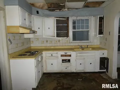 2537 S 10th St, Springfield, IL 62703 photo 5