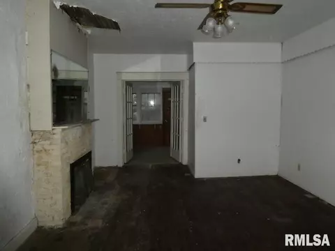 2537 S 10th St, Springfield, IL 62703 photo 4