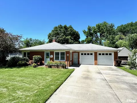 204 E Greenwood St, South Jacksonville, IL 62650