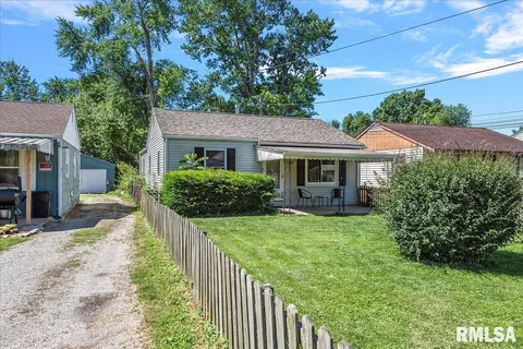 Exterior - 3244 E Carpenter St, Springfield, IL 62702 photo 3 of 9