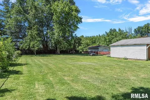 Exterior - 3244 E Carpenter St, Springfield, IL 62702 photo 8 of 9