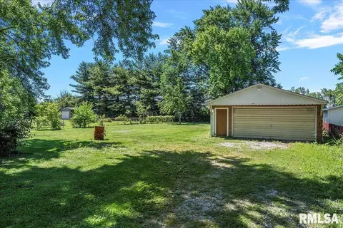 Exterior - 3244 E Carpenter St, Springfield, IL 62702 photo 7 of 9