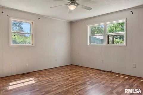 Bedroom - 3244 E Carpenter St, Springfield, IL 62702 photo 1 of 7