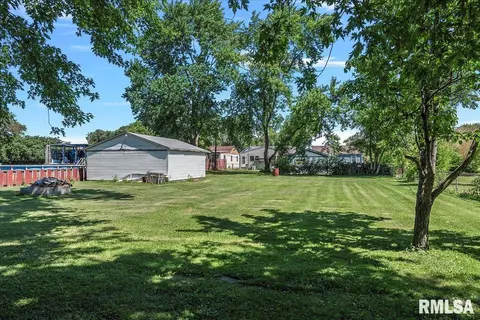 Exterior - 3244 E Carpenter St, Springfield, IL 62702 photo 9 of 9