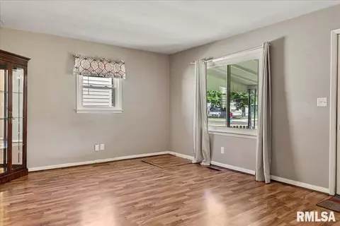 Living - 3244 E Carpenter St, Springfield, IL 62702 photo 2 of 2