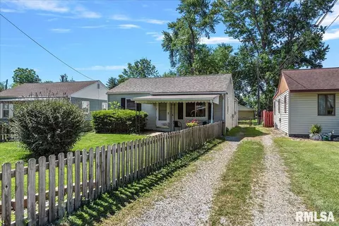 3244 E Carpenter St, Springfield, IL 62702