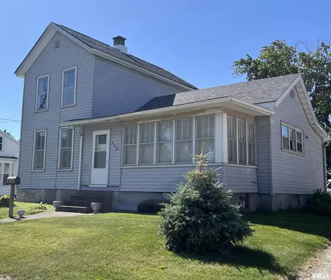 548 E South St, Galesburg, IL 61401