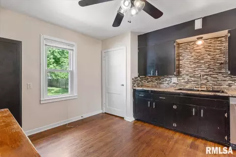 3312 S Spring St, Springfield, IL 62703 photo 8