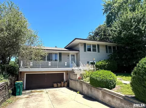 1643 W North St, Galesburg, IL 61401