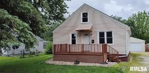 60 Sheldon Dr, Galesburg, IL 61401