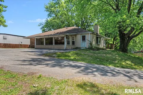 3401 Niccolls Rd, Springfield, IL 62703 photo 2