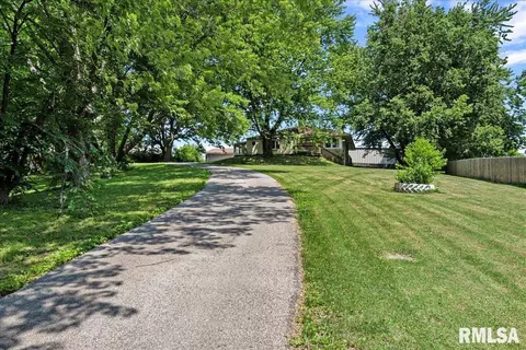 3401 Niccolls Rd, Springfield, IL 62703 photo 5
