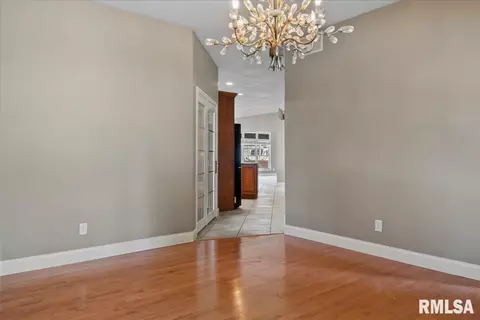 Entry Way - 3516 Tamarak Dr, Springfield, IL 62712 photo 3 of 8