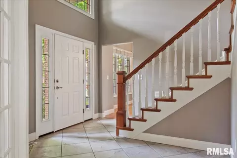 Entry Way - 3516 Tamarak Dr, Springfield, IL 62712 photo 1 of 8