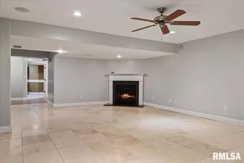 Living - 3516 Tamarak Dr, Springfield, IL 62712 photo 8 of 10