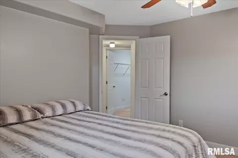 Bedroom - 3516 Tamarak Dr, Springfield, IL 62712 photo 10 of 11
