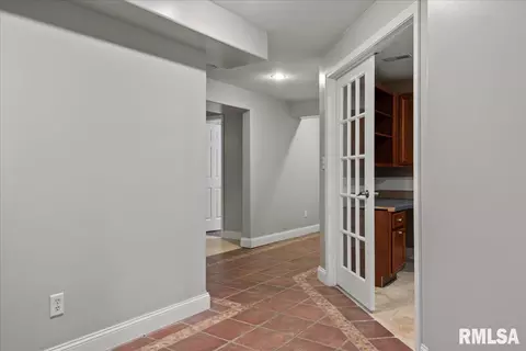 Entry Way - 3516 Tamarak Dr, Springfield, IL 62712 photo 7 of 8