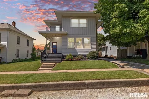 209 W Dodds St, Divernon, IL 62530