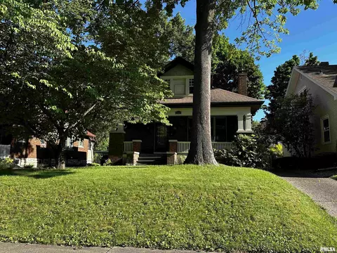 2304 Jefferson St, Quincy, IL 62301