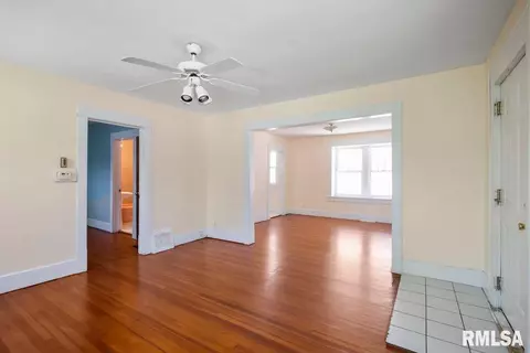 2004 S Holmes, Springfield, IL 62704 photo 6