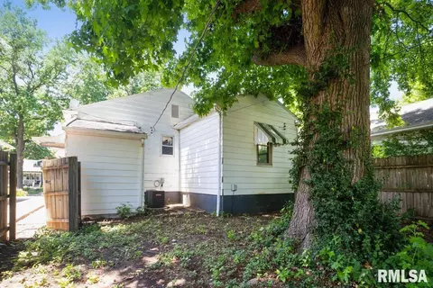 2004 S Holmes, Springfield, IL 62704 photo 13