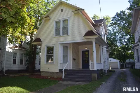 715 W Douglas Ave, Jacksonville, IL 62650